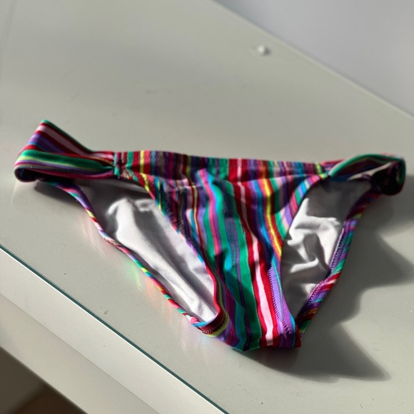 *Victorias Secret  Striped Bikini Bottom - Picture 8 of 8
